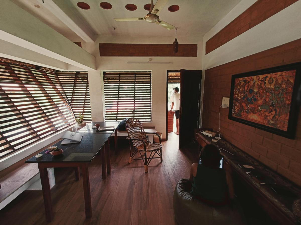 Gouri'S Homestay バルカラ エクステリア 写真